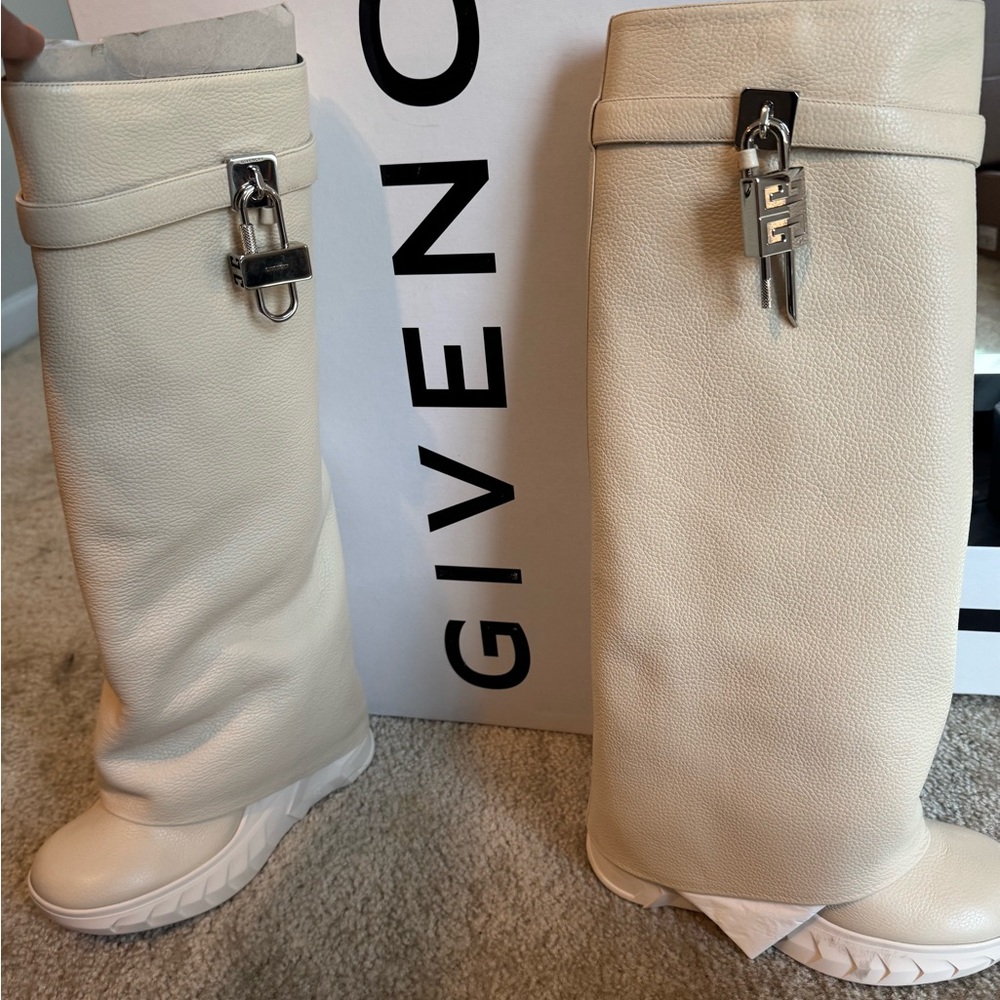 Givenchy Cream and Black Leather Boots - Picture 2 of 16
